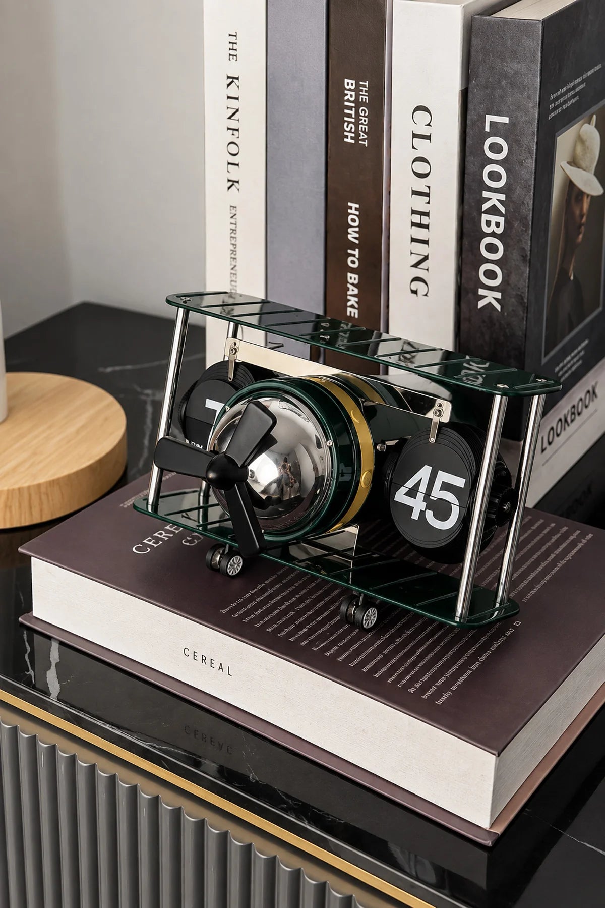 Retro Uçak Tasarımlı Sayfa Çevirmeli Masa Saati Mekanik Yaprak Flip Clock Ofis İçin Havacılık Temalı